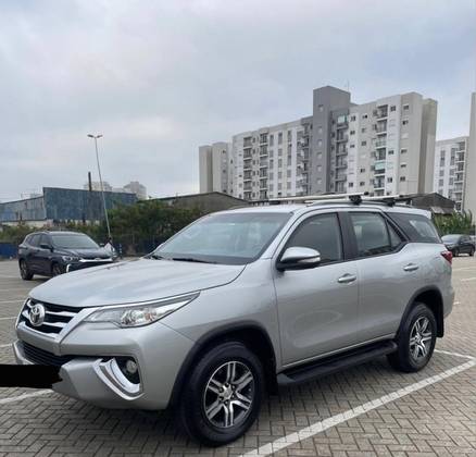 TOYOTA HILUX SW4 2.7 SR 7 LUGARES 4X2 16V FLEX 4P AUTOMÁTICO